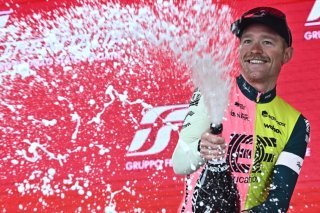 Magnus Cort Nielsen, ici lors du Giro 2023, a fait coup double sur les routes du Critérium du Dauphiné (archives). KEYSTONE/EPA ANSA/LUCA ZENNARO
